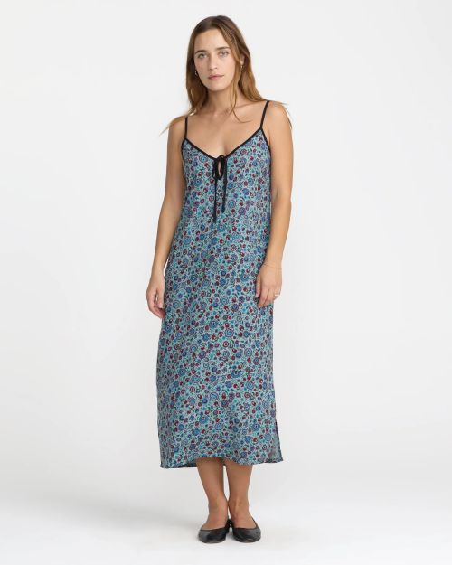 UNTAMED FLORAL SLIP DRESS

